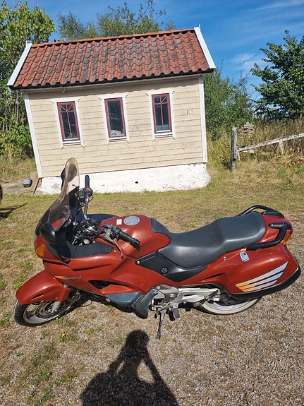 Honda NT650V Deauville 2 of 5