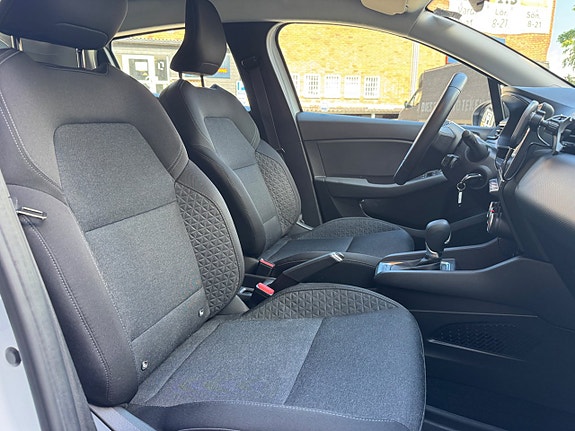 Renault Clio 10 of 24
