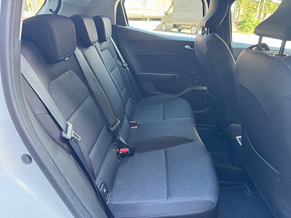 Renault Clio 12 of 24