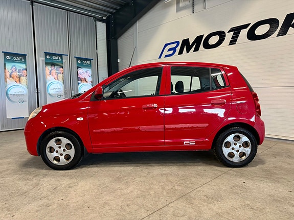 Kia Picanto 2 of 9