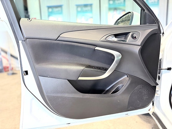 Opel Insignia 13 of 15