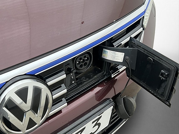 Volkswagen Passat 13 of 30