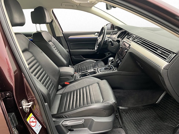 Volkswagen Passat 8 of 30