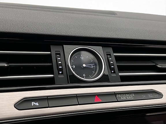 Volkswagen Passat 26 of 30