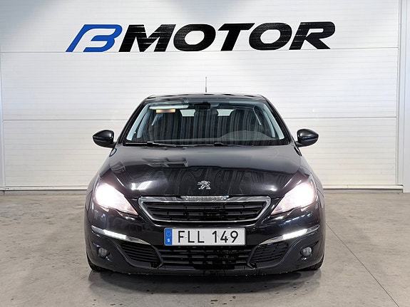 Peugeot 308 2 of 14