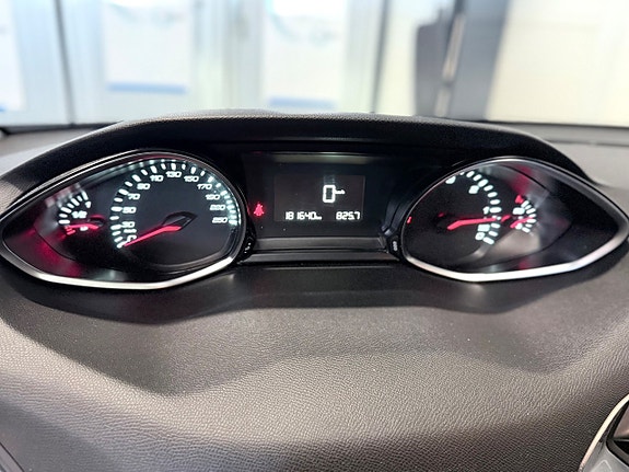 Peugeot 308 13 of 14