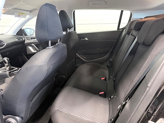 Peugeot 308 10 of 14