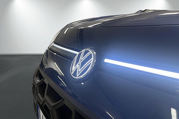 Volkswagen T-Roc 13 of 30