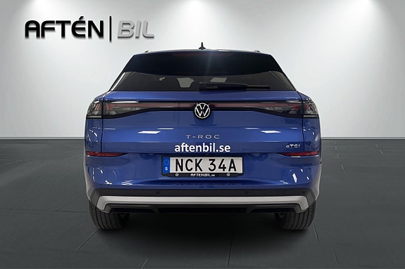 Volkswagen T-Roc 8 of 30