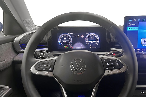 Volkswagen T-Roc 15 of 30
