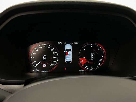 Volvo V90 Cross Country 13 of 30