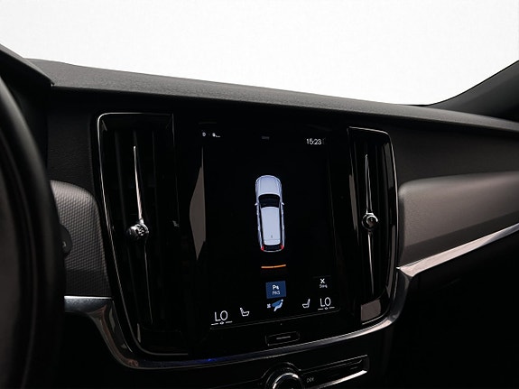 Volvo V90 Cross Country 16 of 30
