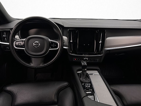 Volvo V90 Cross Country 11 of 30