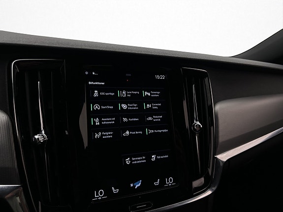 Volvo V90 Cross Country 18 of 30