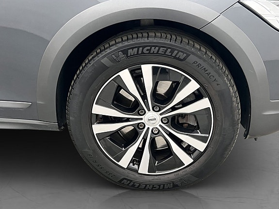 Volvo V90 Cross Country 30 of 30