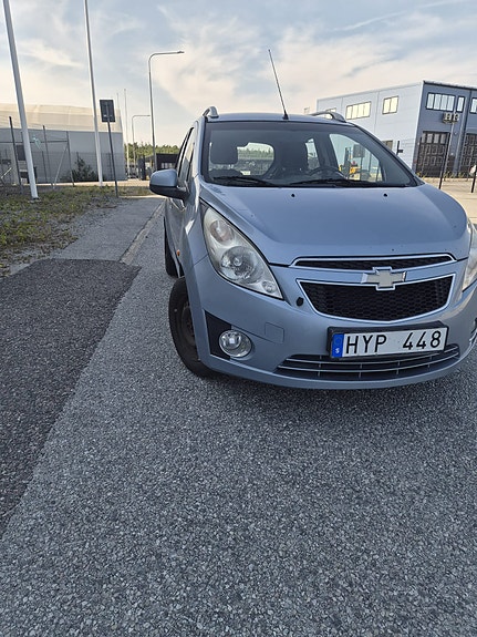 Chevrolet Spark 2 of 8