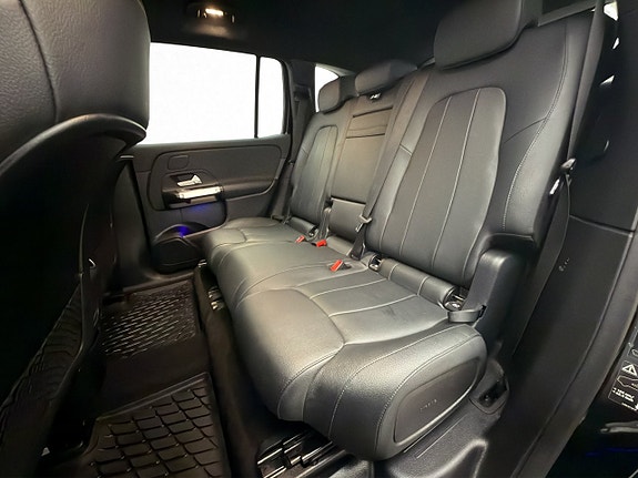 Mercedes-Benz EQB300 25 of 30