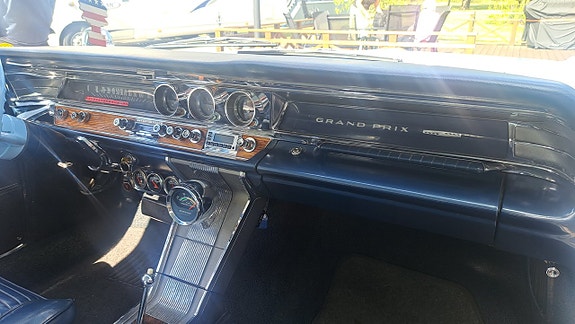 Pontiac Grand Prix 8 of 12