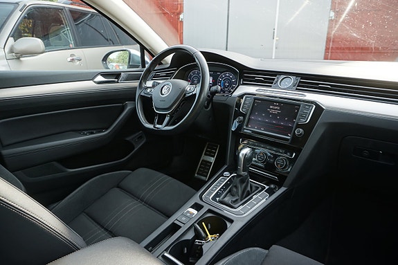 Volkswagen Passat Alltrack 5 of 7