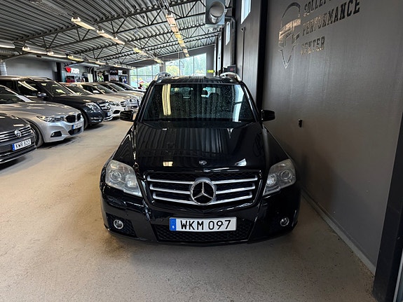 Mercedes-Benz GLK320 4 of 13