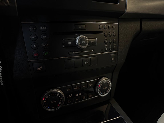 Mercedes-Benz GLK320 13 of 13
