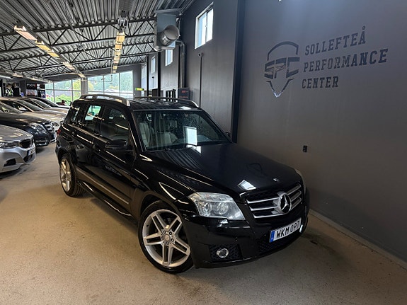 Mercedes-Benz GLK320 7 of 13