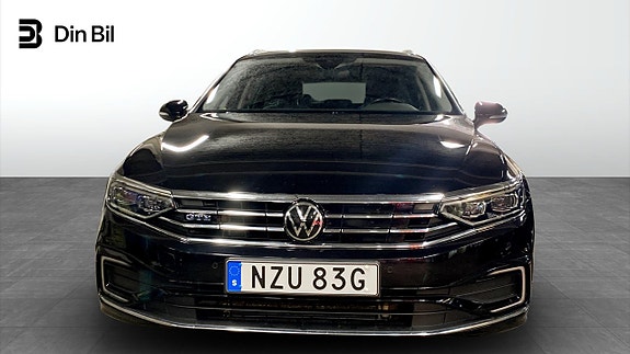 Volkswagen Passat 4 of 12