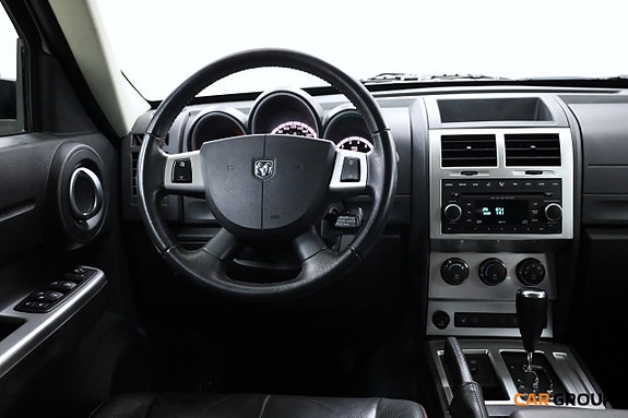 Dodge Nitro 10 of 18