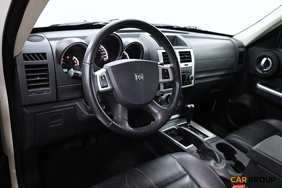 Dodge Nitro 11 of 18