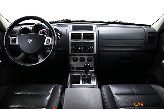Dodge Nitro 9 of 18