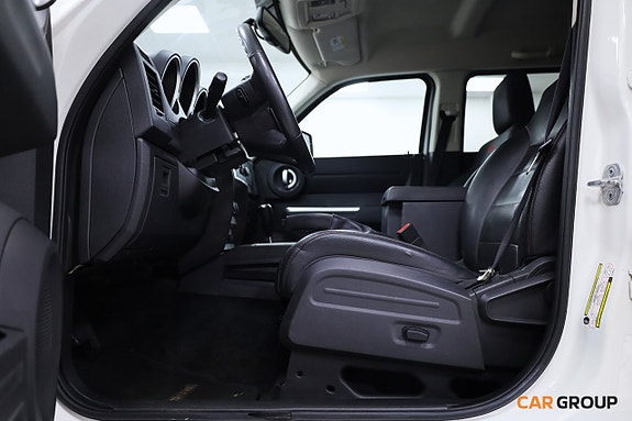 Dodge Nitro 13 of 18
