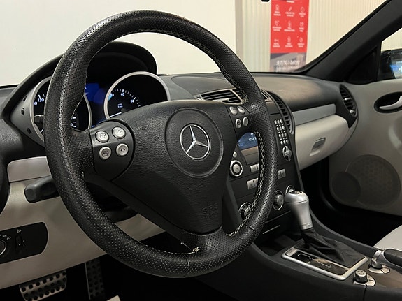 Mercedes-Benz SLK200 15 of 28