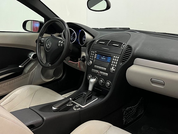 Mercedes-Benz SLK200 16 of 28