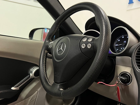 Mercedes-Benz SLK200 18 of 28
