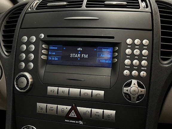 Mercedes-Benz SLK200 21 of 28