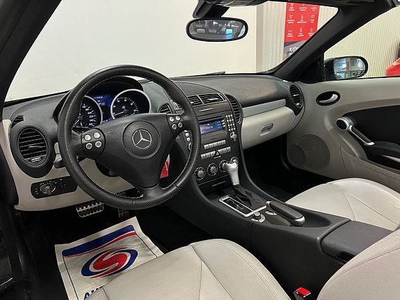 Mercedes-Benz SLK200 12 of 28