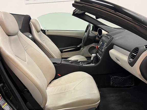 Mercedes-Benz SLK200 17 of 28