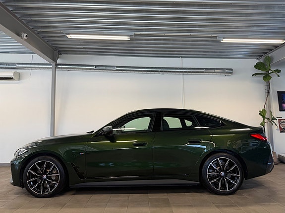BMW i4 3 of 15