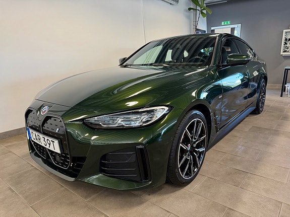 BMW i4 2 of 15