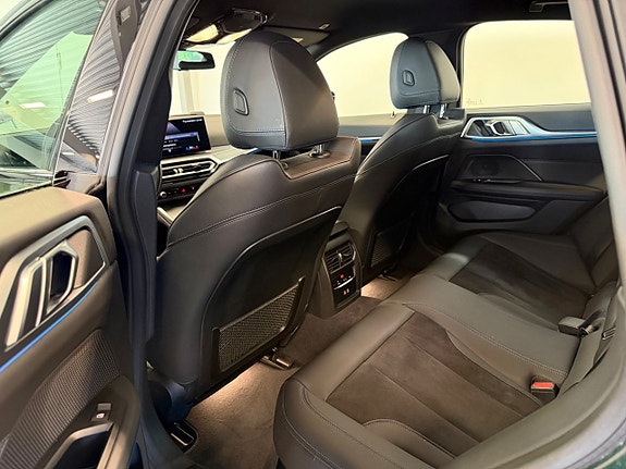 BMW i4 11 of 15