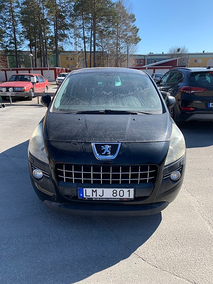 Peugeot 3008 2 of 5