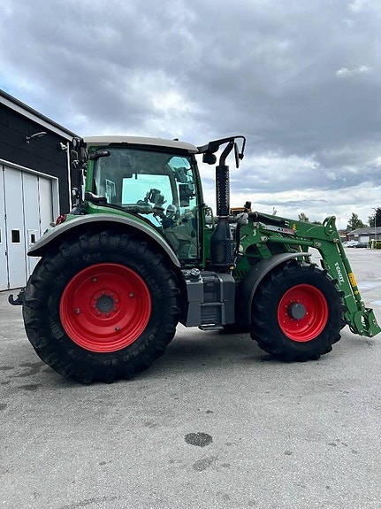 Fendt 516 Vario Profi 6 of 23