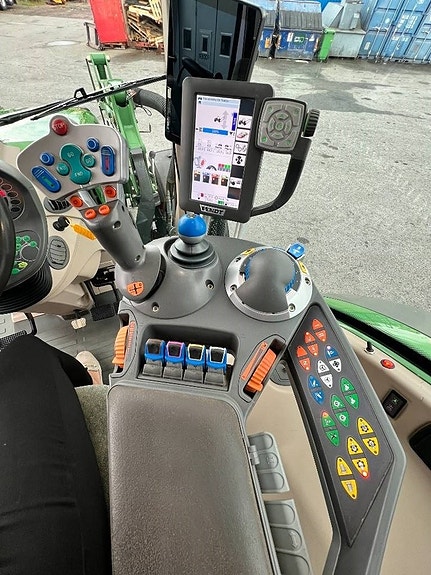 Fendt 516 Vario Profi 17 of 23