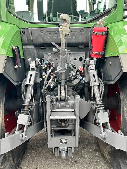 Fendt 516 Vario Profi 12 of 23