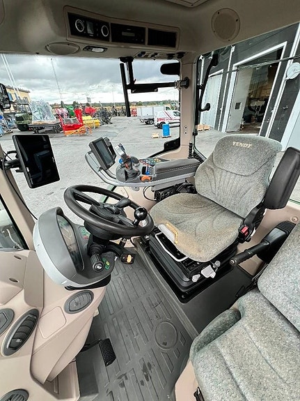 Fendt 516 Vario Profi 15 of 23