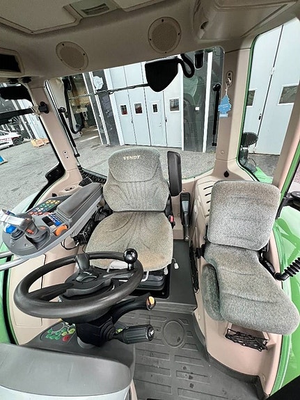 Fendt 516 Vario Profi 18 of 23