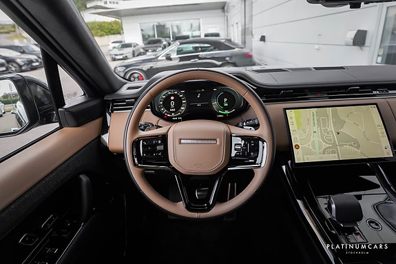 Land Rover Range Rover Sport 9 of 20
