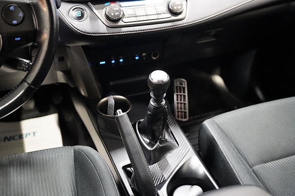 Toyota RAV4 13 of 23