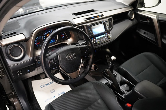 Toyota RAV4 6 of 23