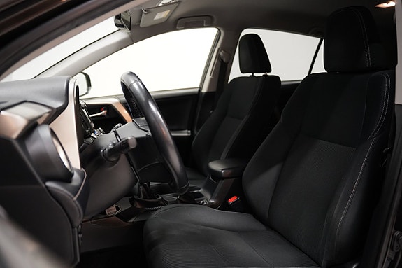 Toyota RAV4 7 of 23